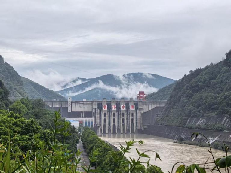 ng电子游戏公司积极迎战渫水50年一遇大洪水